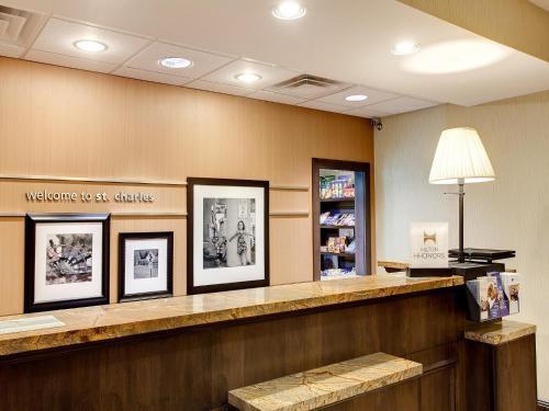 Hampton Inn & Suites Chicago/Saint Charles Exterior foto